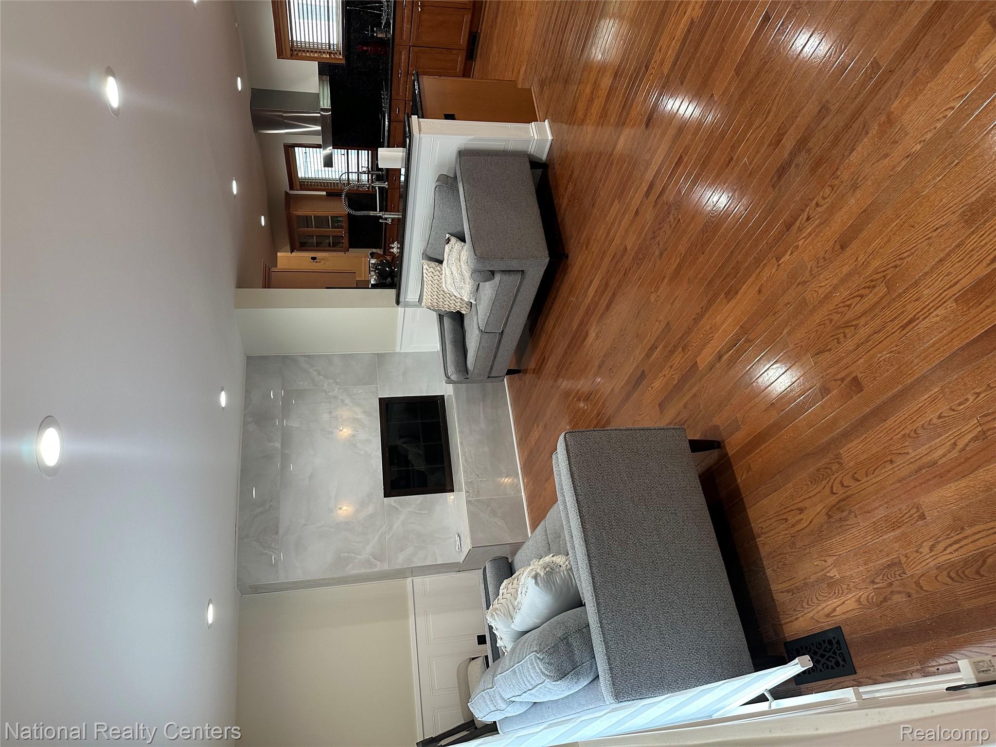 2851 Franklin Road