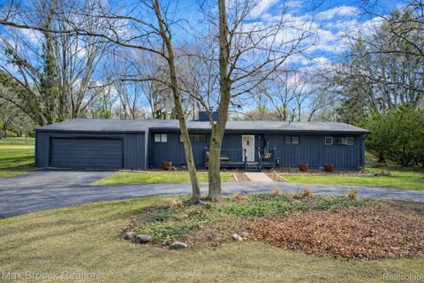 32700 Evergreen Road Beverly Hills Village MI 48025