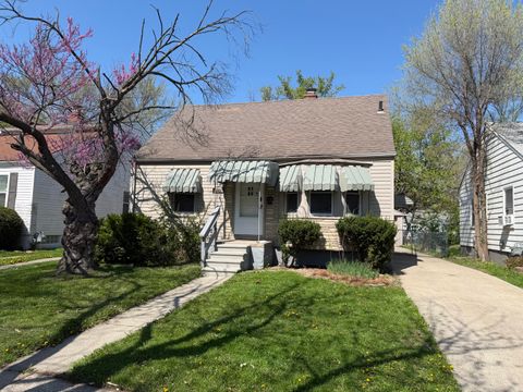 19421 Elkhart Street Harper Woods City MI 48225
