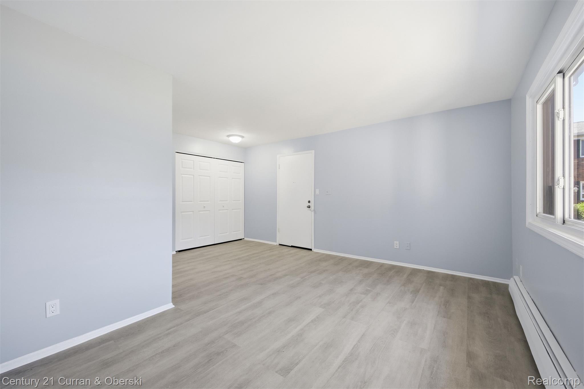 31831 Grand River Avenue 85