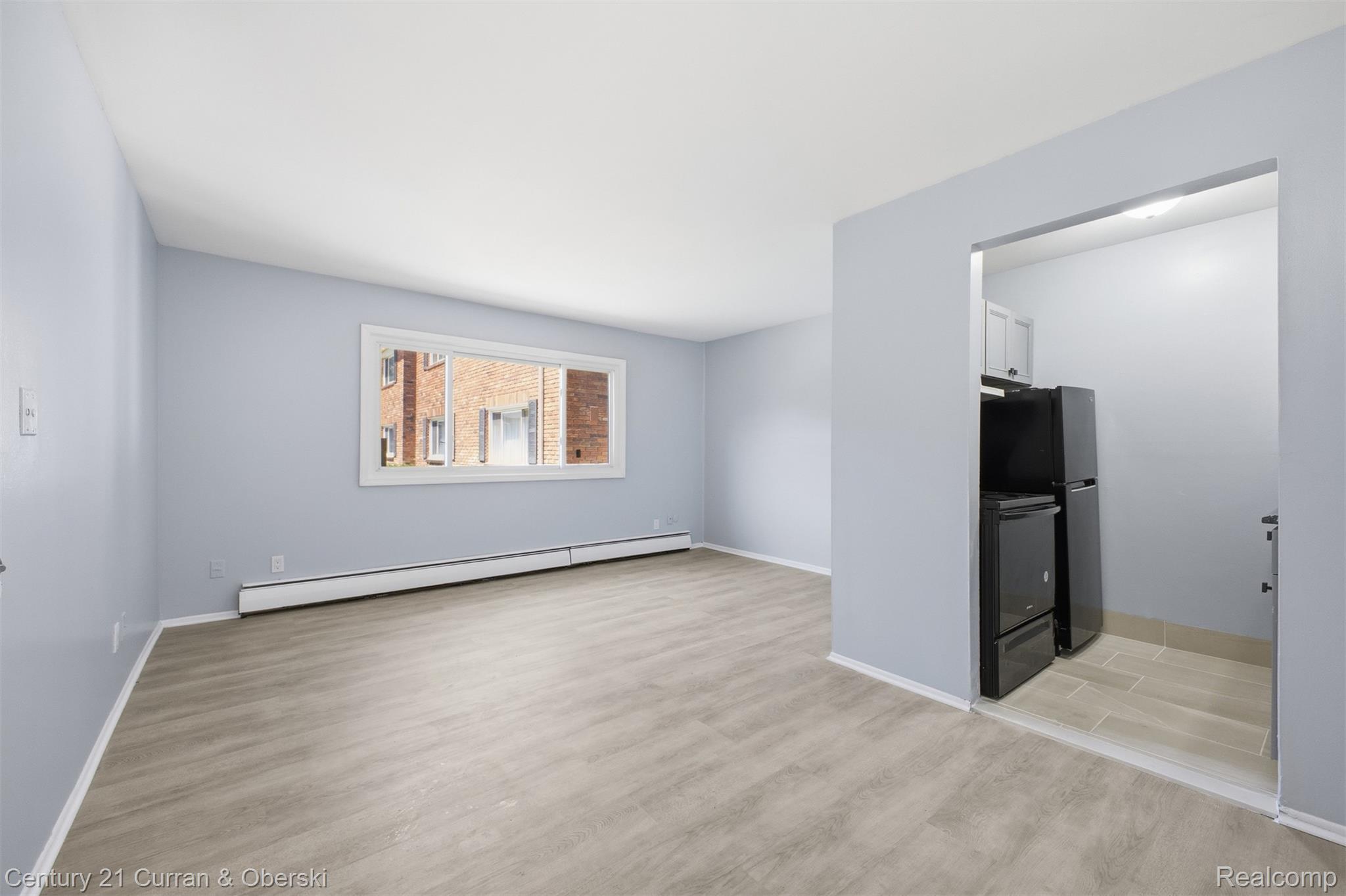 31831 Grand River Avenue 85