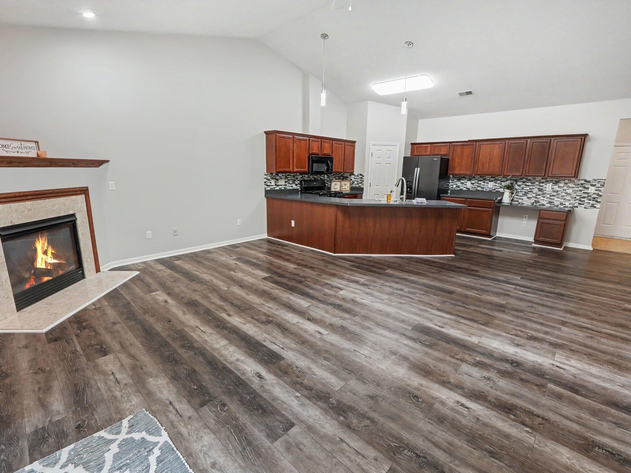 934 Wright Lane