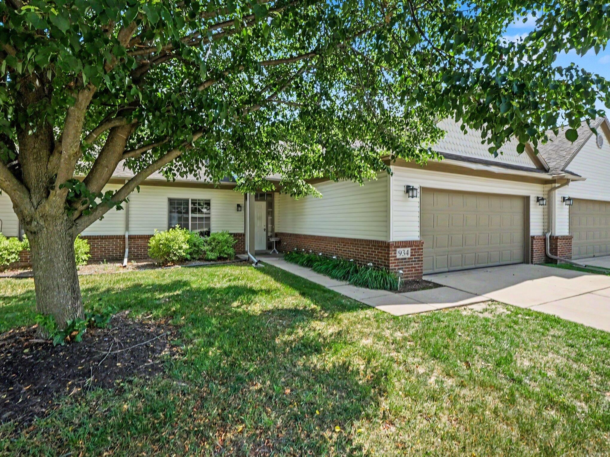 934 Wright Lane