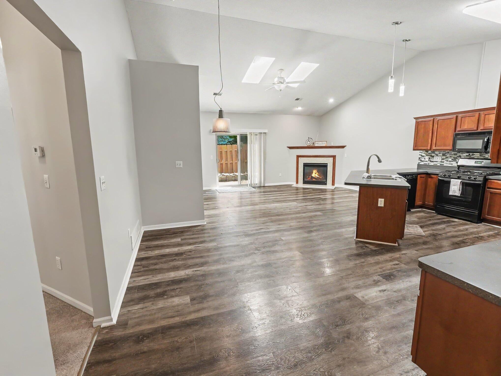 934 Wright Lane