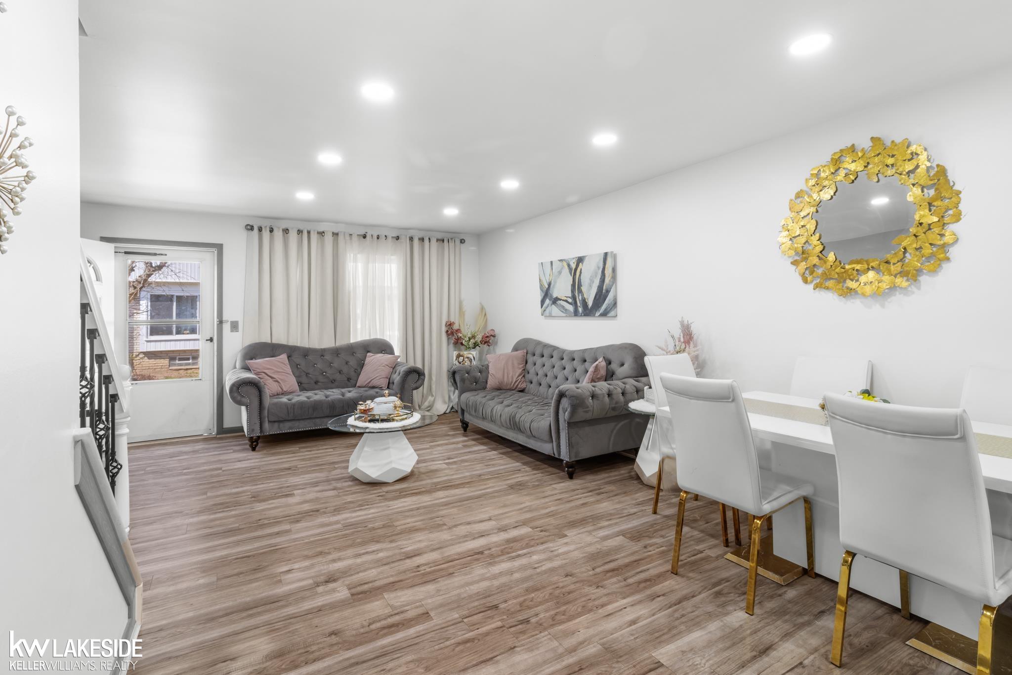 28372 Universal Drive