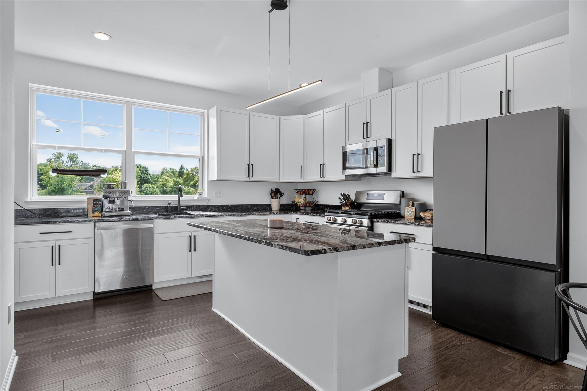 3981 Trailway Commons Circle