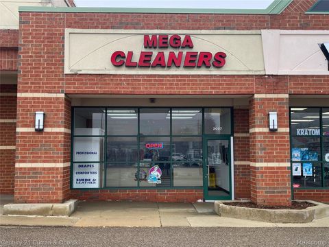 2057 South Boulevard W Troy City MI 48098