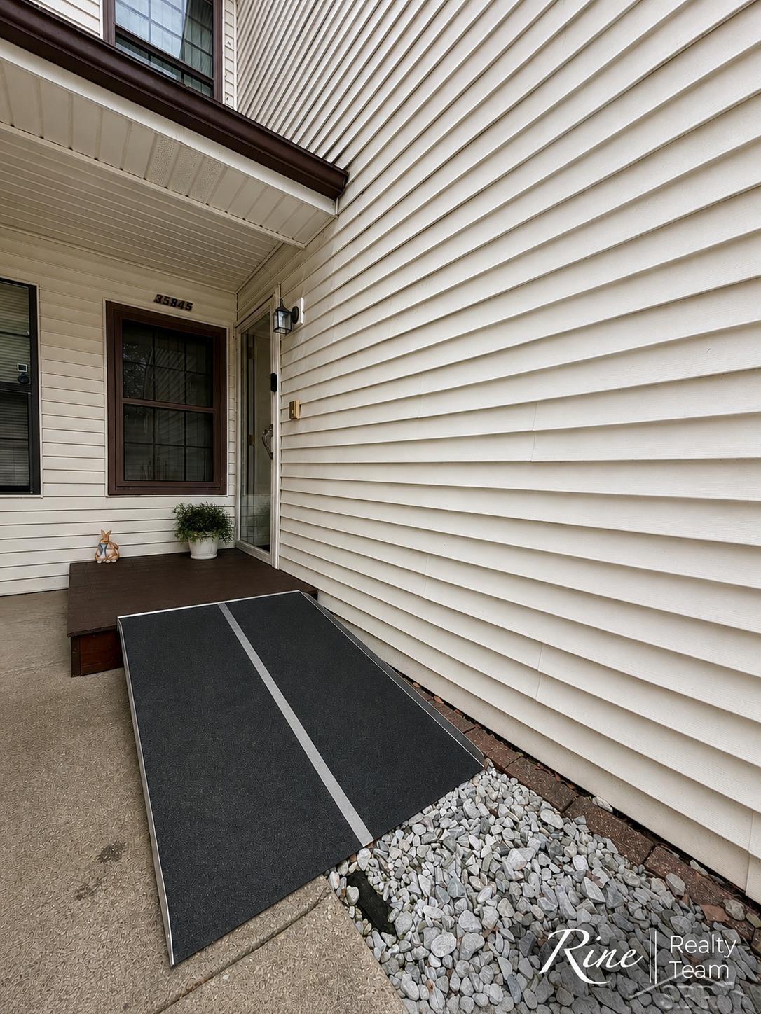 35845 Castlewood Court