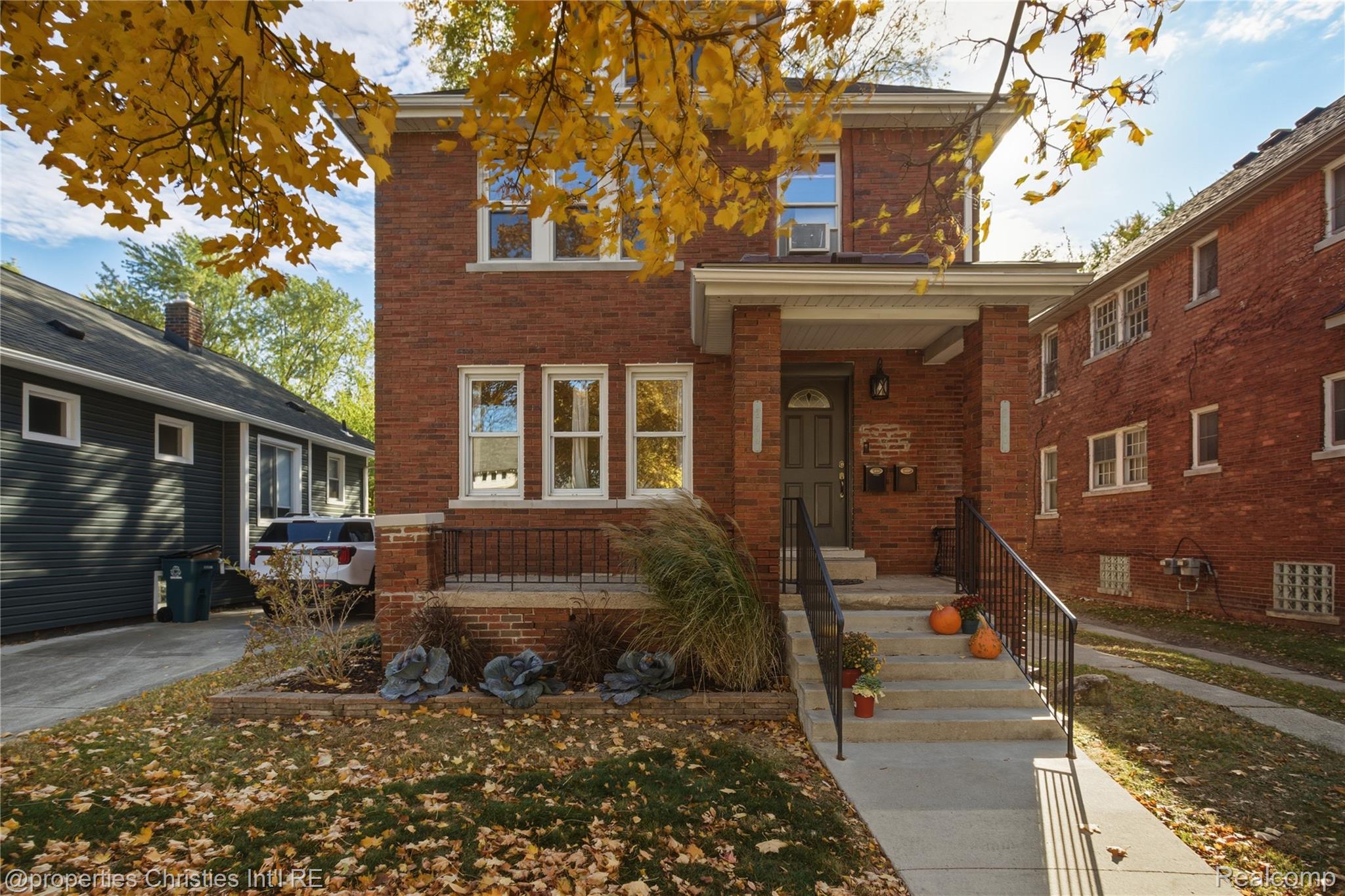 240 E Marshall Street