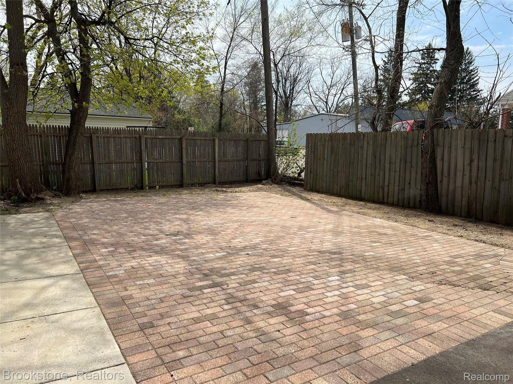 Photo of 14 W Burdick Street #1, Oxford Village, MI 48359 (MLS # 20261027354)