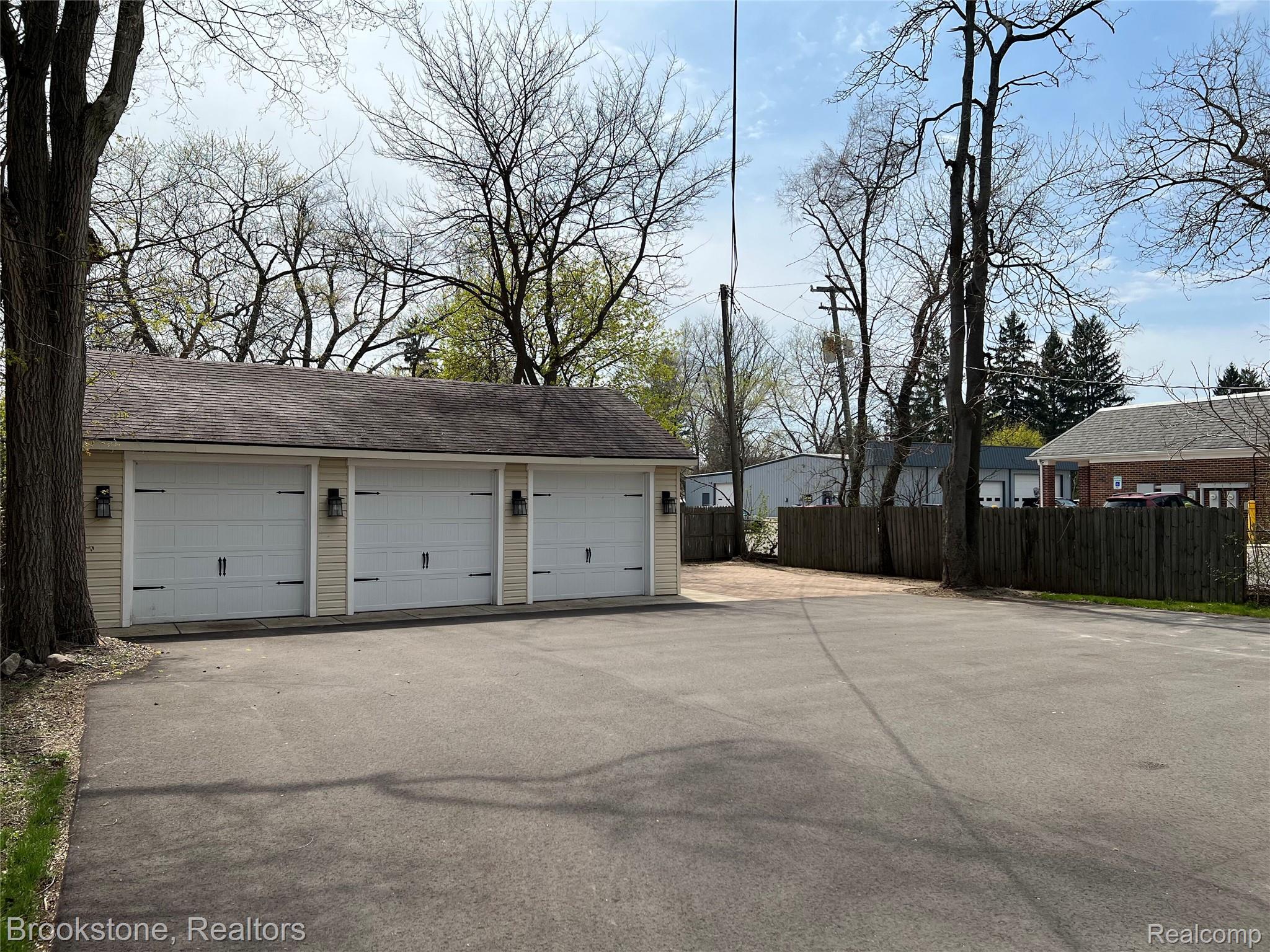 14 W Burdick Street 1