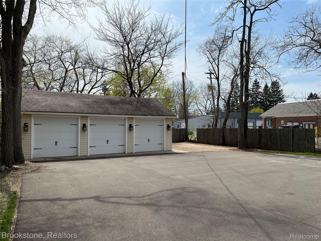 Photo of 14 W Burdick Street #1, Oxford Village, MI 48359 (MLS # 20261027354)