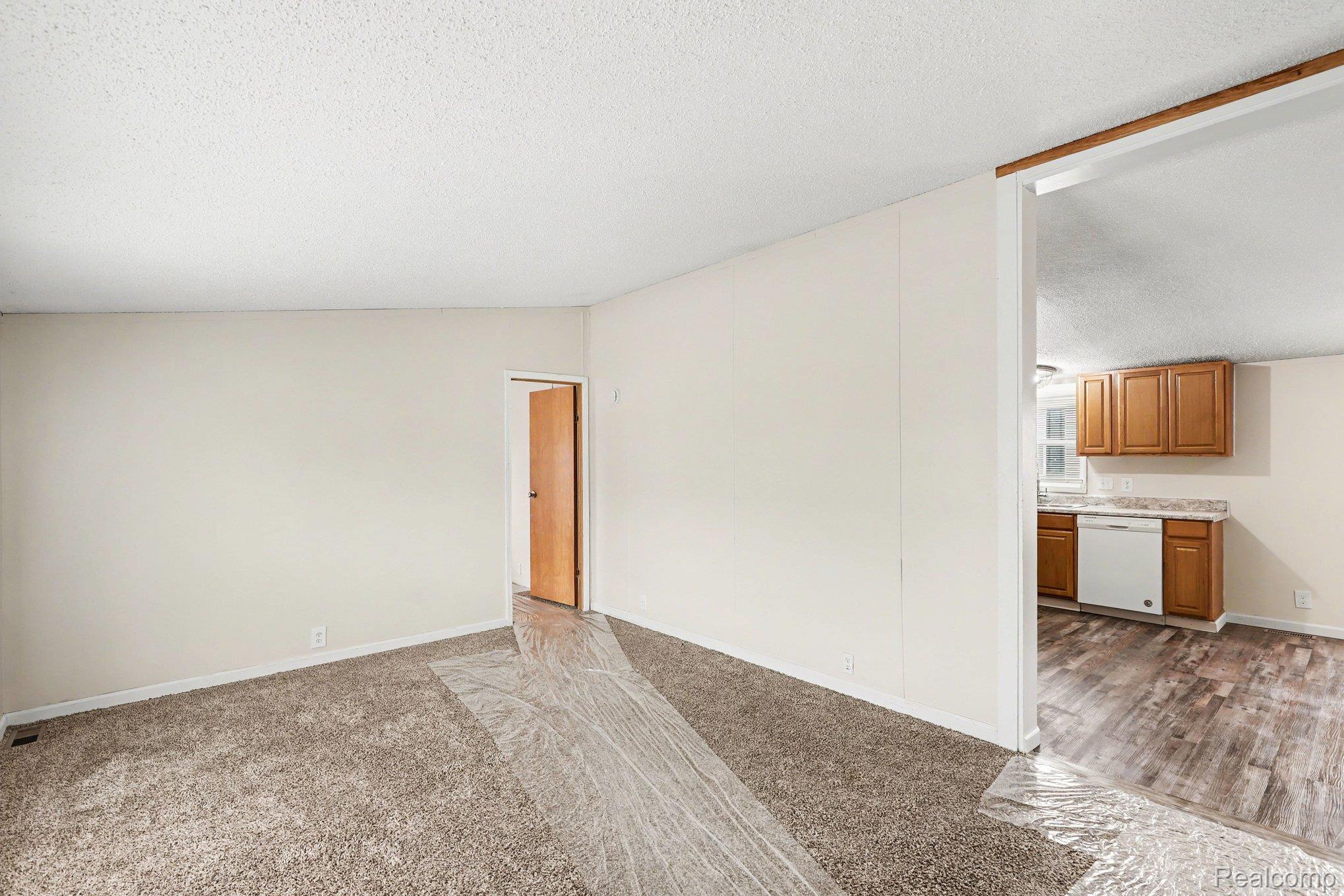 4281 Louie Ln