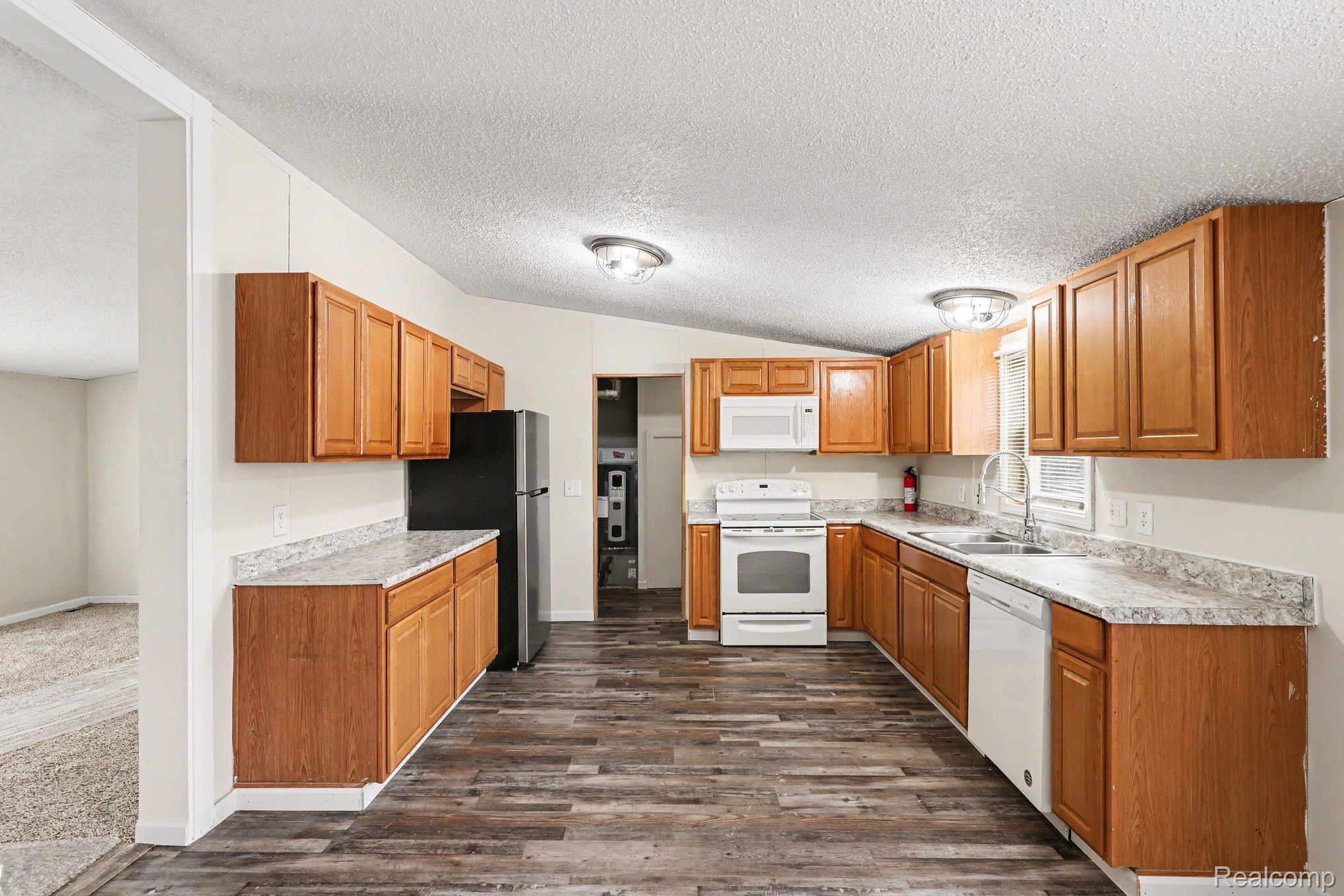 4281 Louie Ln