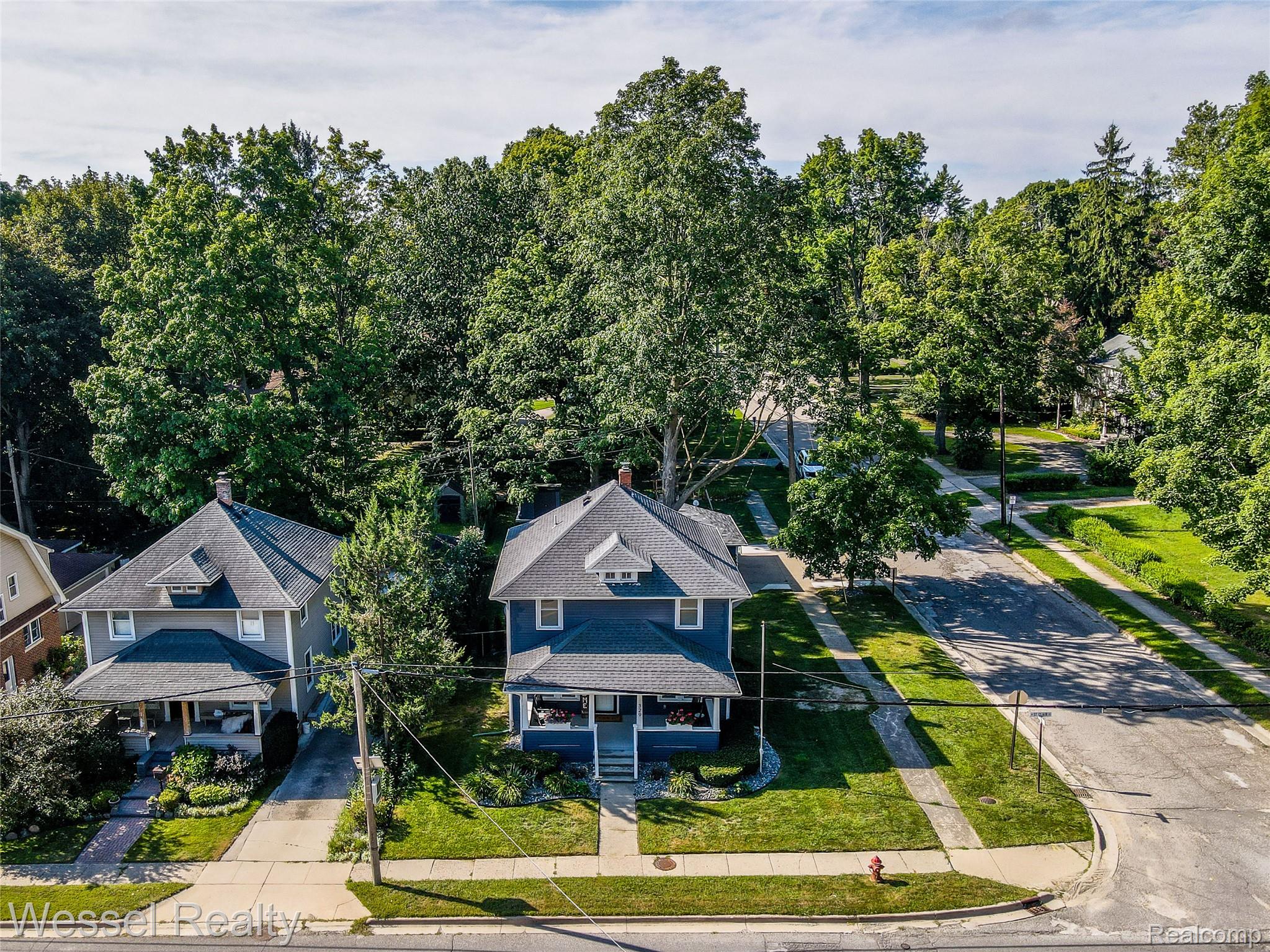 329 W Saint Clair Street