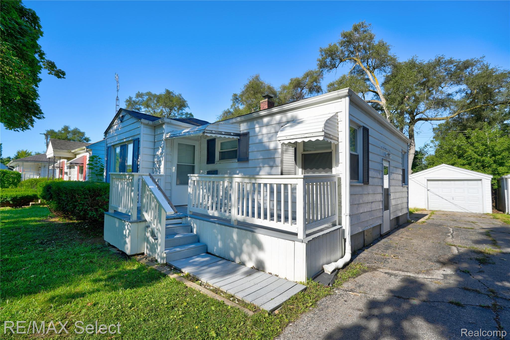 722 Hubbard Avenue