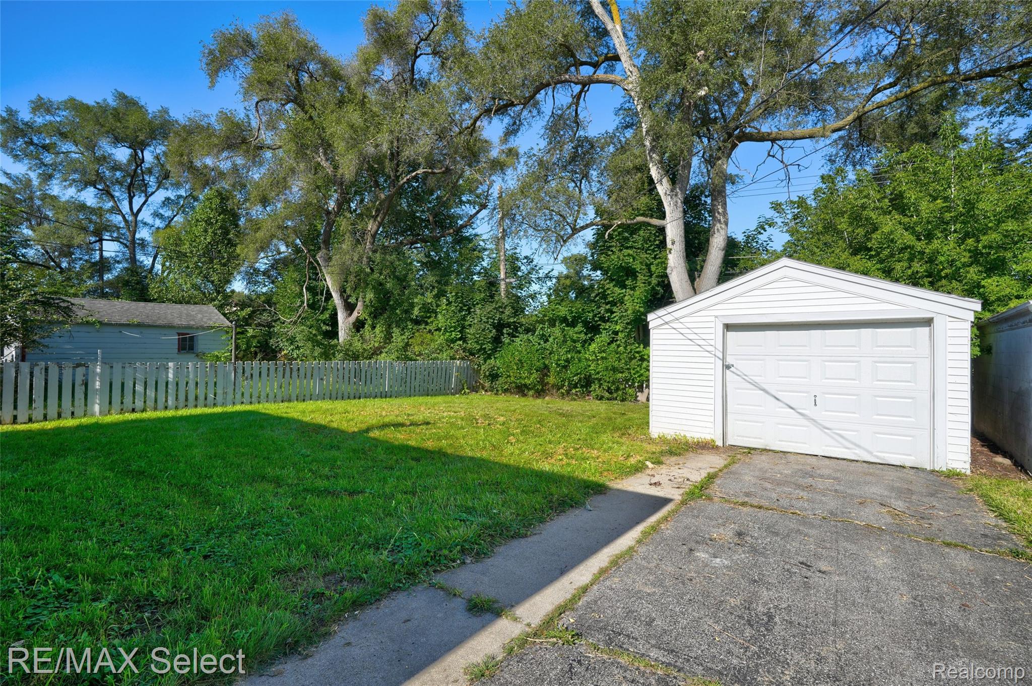 722 Hubbard Avenue