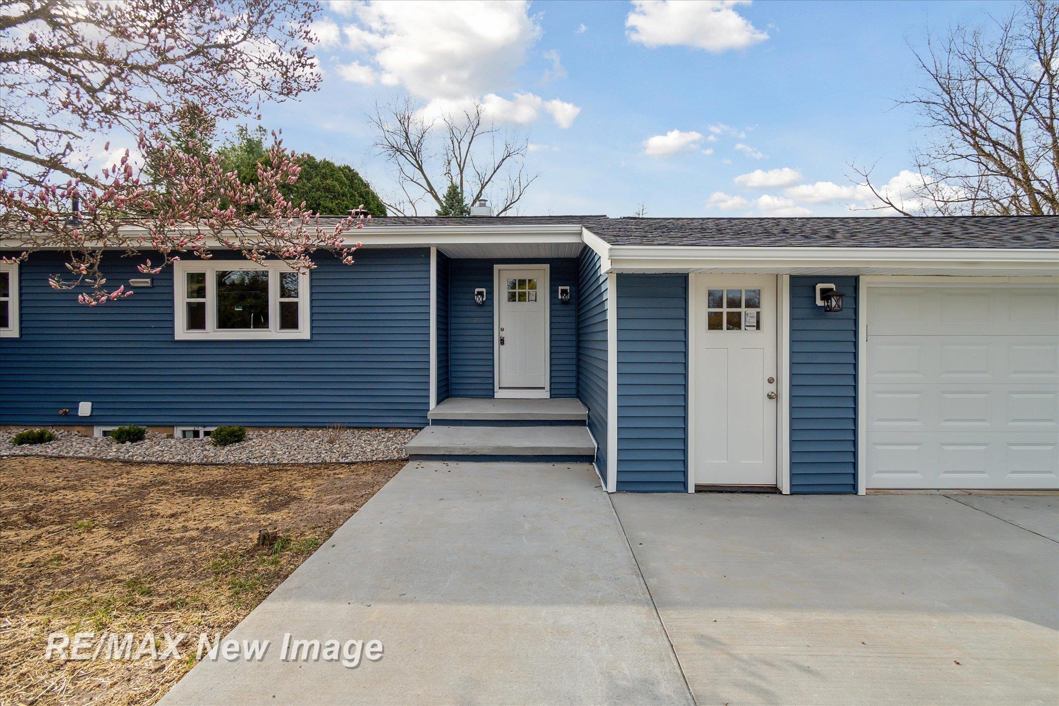 1604 S M52 Street