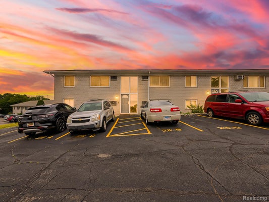 211 SUMMIT RDG APT D, WHITE LAKE, MI 48386 - Image b86364c83bb6aebcf2a46e37231aae3c/4245318878