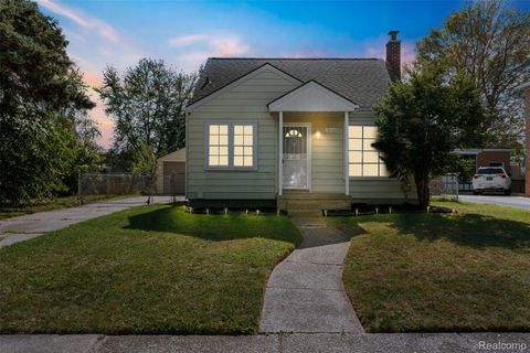 16106 Chesterfield Avenue Eastpointe City MI 48021