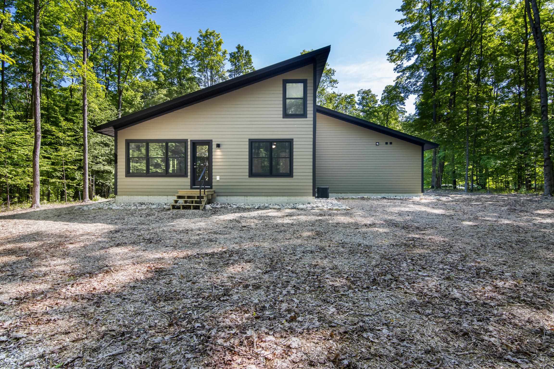 2418 Hawks Eye Drive