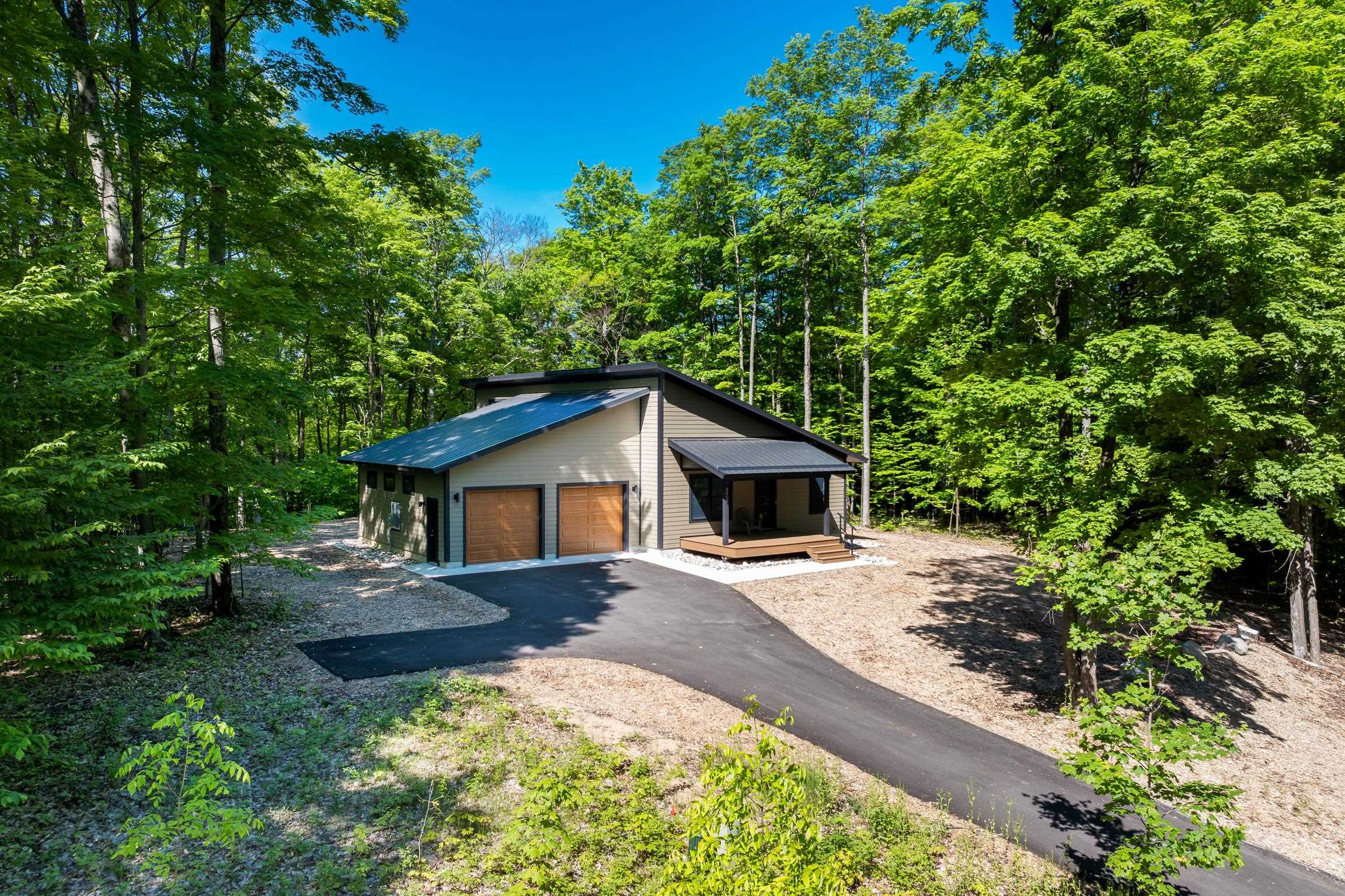 2418 Hawks Eye Drive