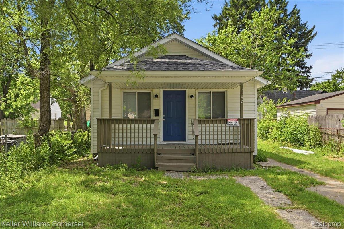1140 E Elza Avenue