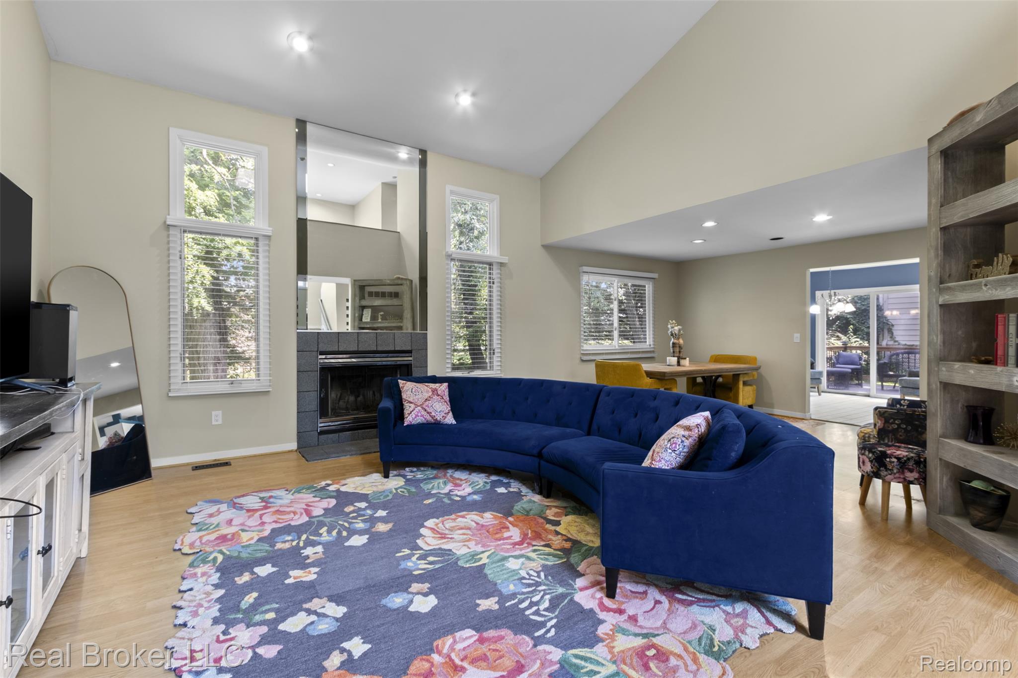 3195 Green Oaks Drive