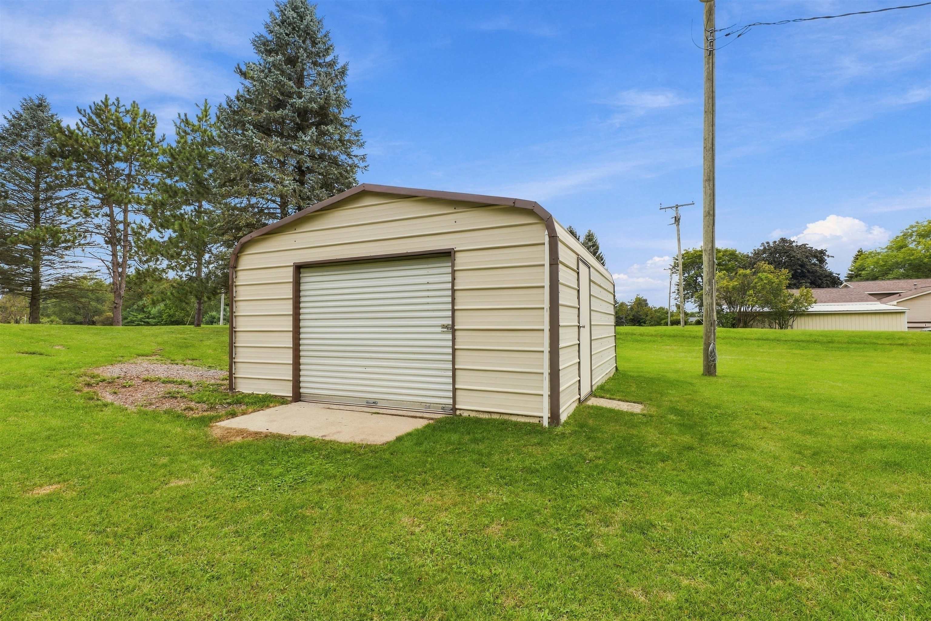 7275 Hall Road