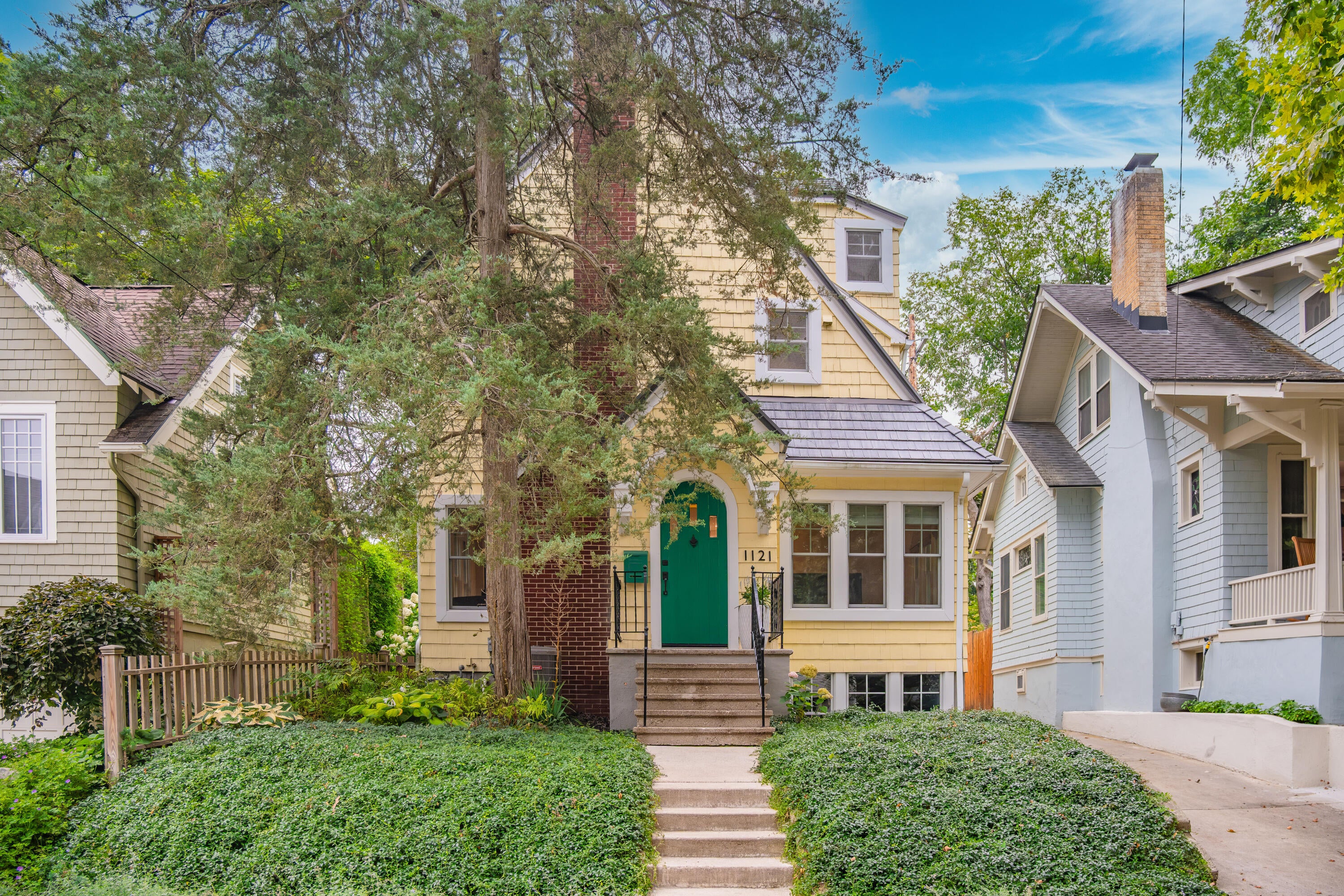 1121 Ferdon Road