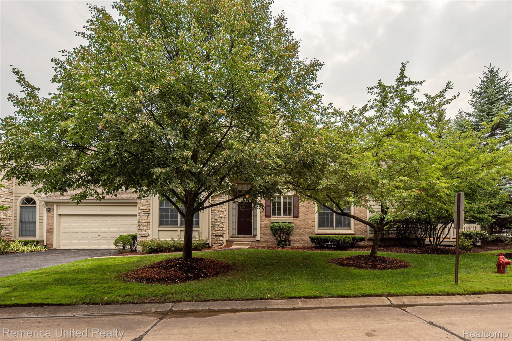 16766 Lochmoor Circle W