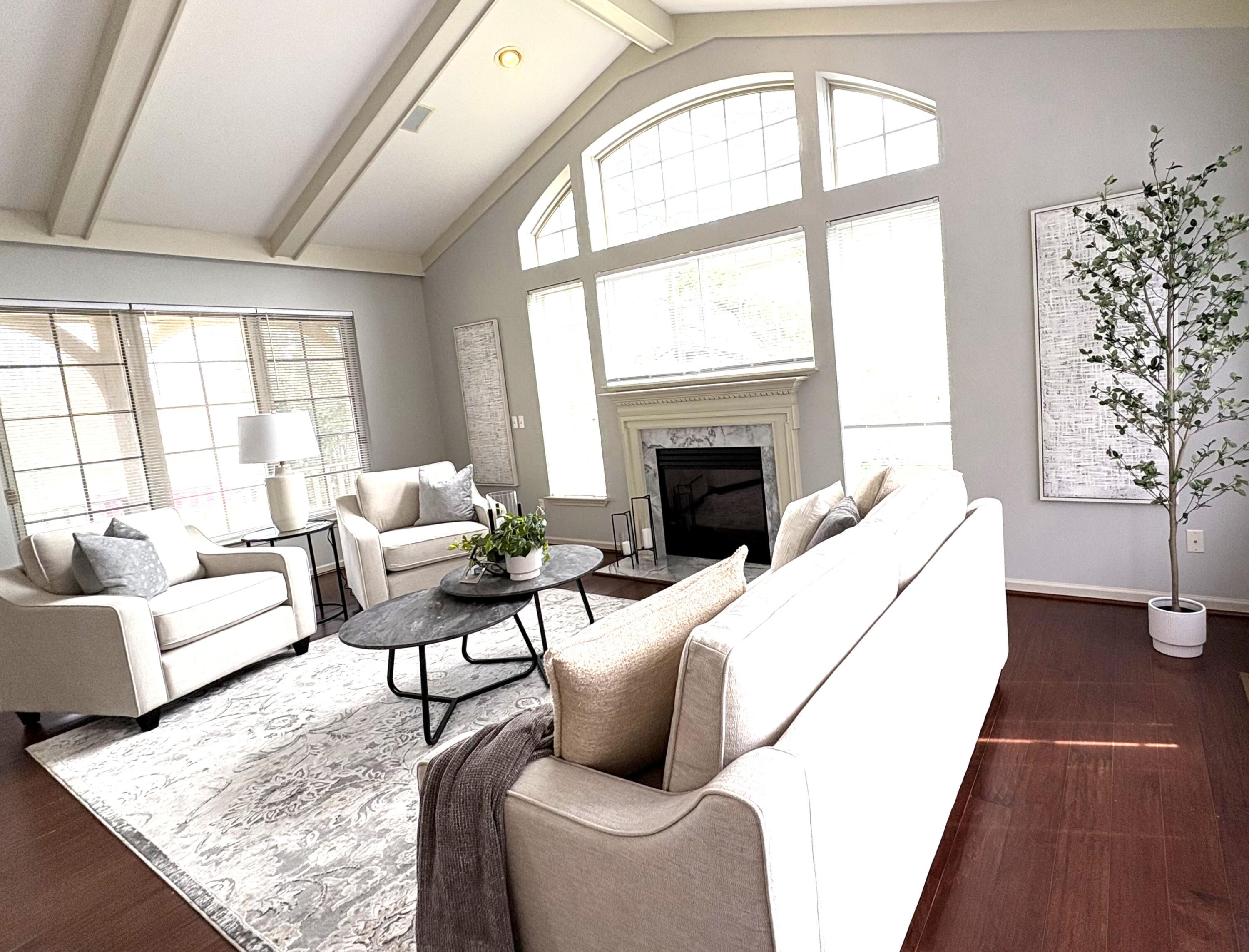 5611 Versailles Avenue