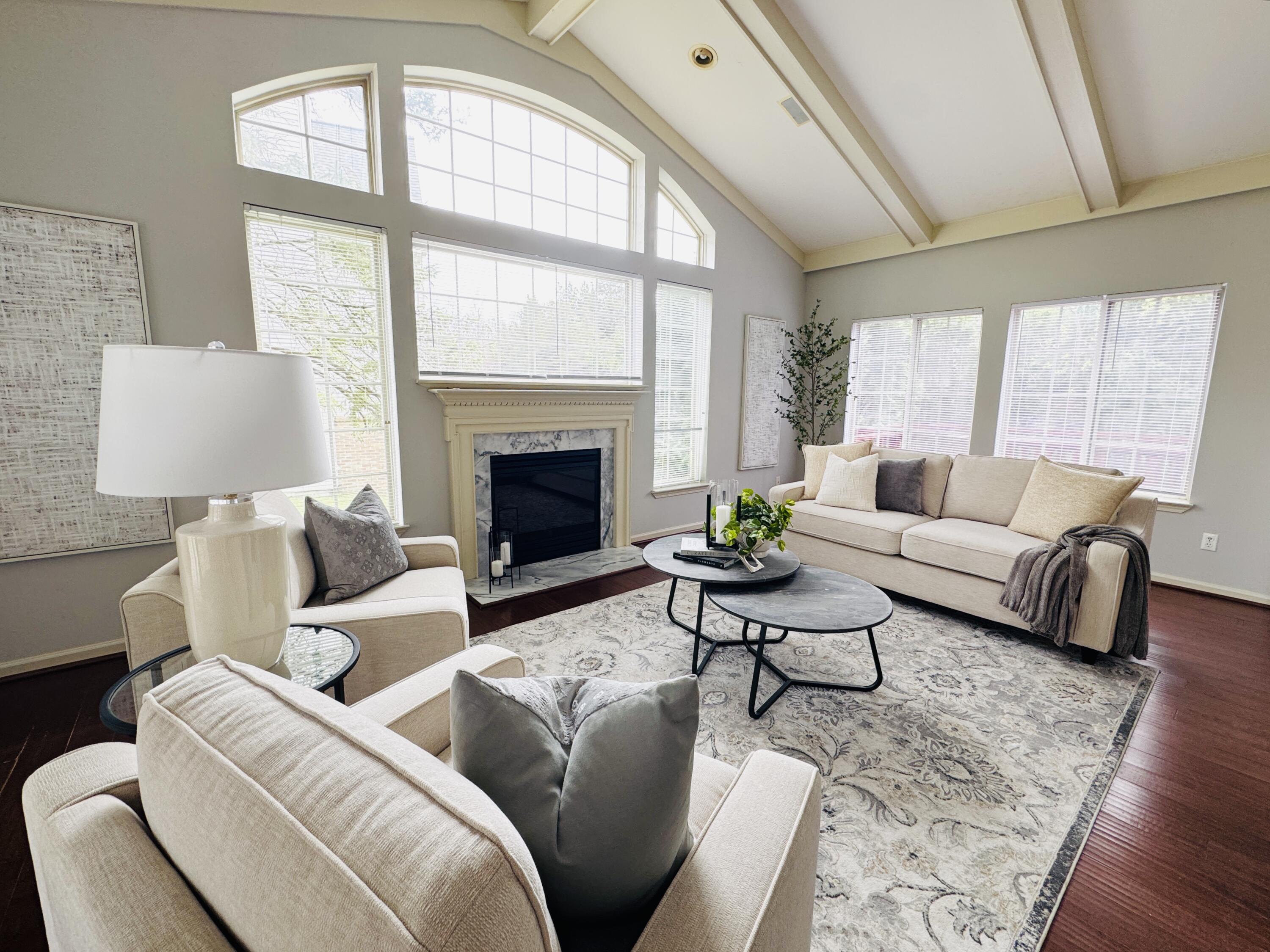 5611 Versailles Avenue