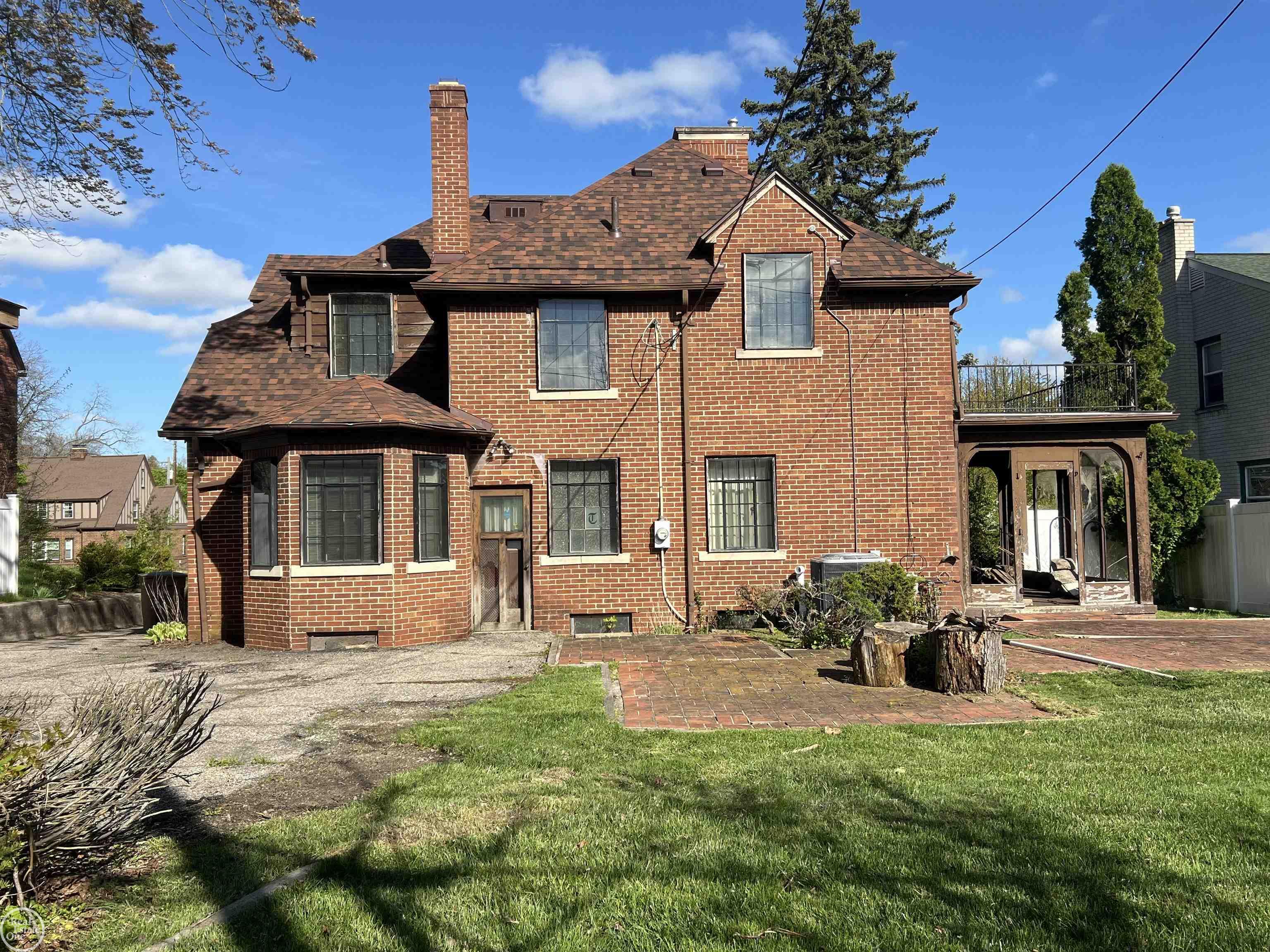 120 Ottawa Drive