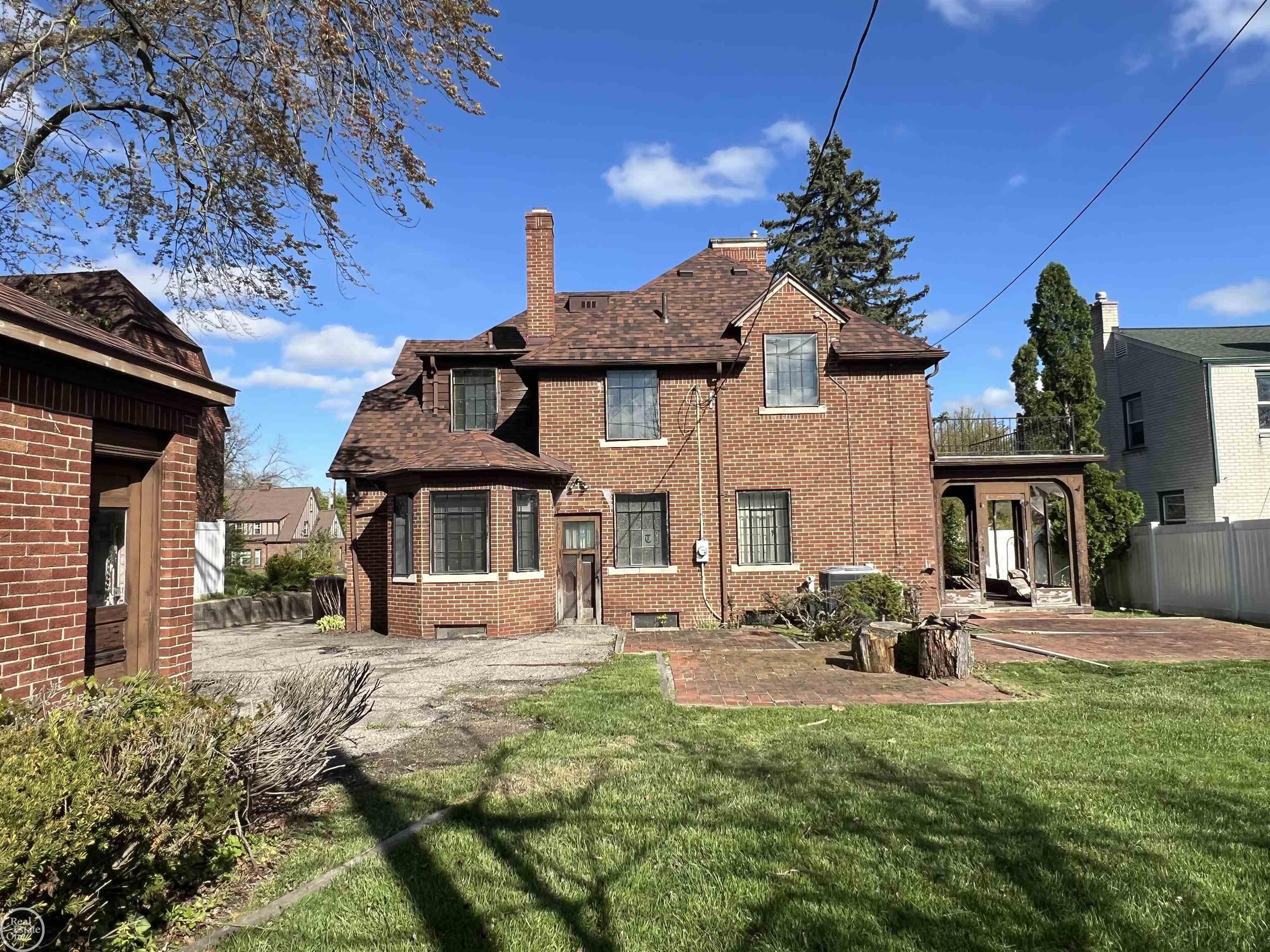 120 Ottawa Drive