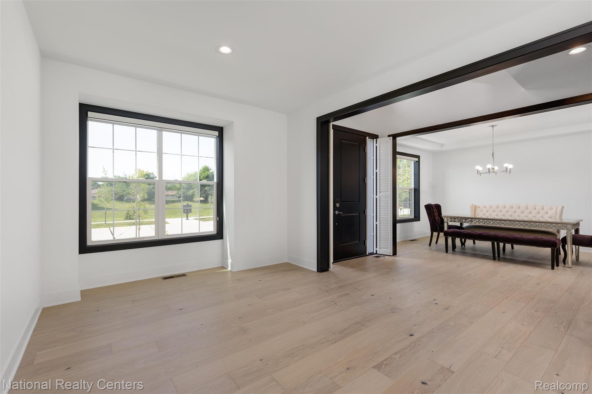 1283 Bloomingdale Drive