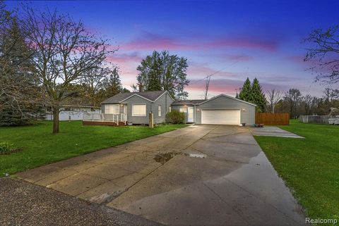 5101 Kendall Drive Burton City MI 48509
