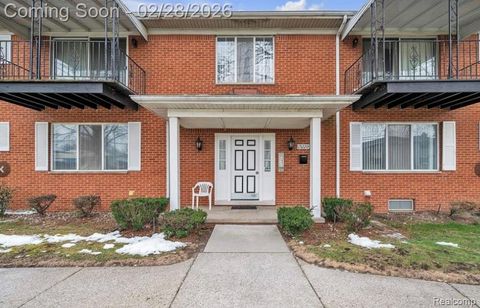 15220 Garfield B Redford Charter Township MI 48239