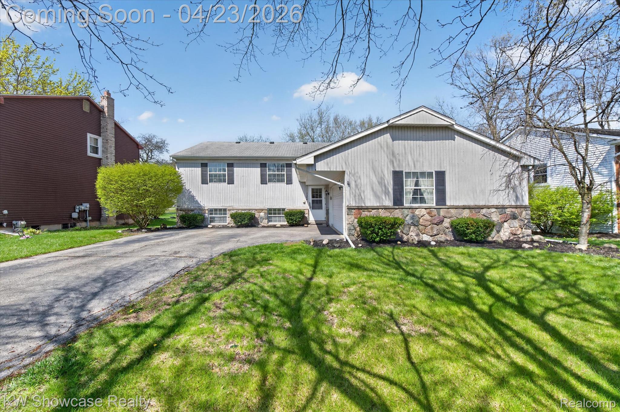 1584 Chanticlair Circle