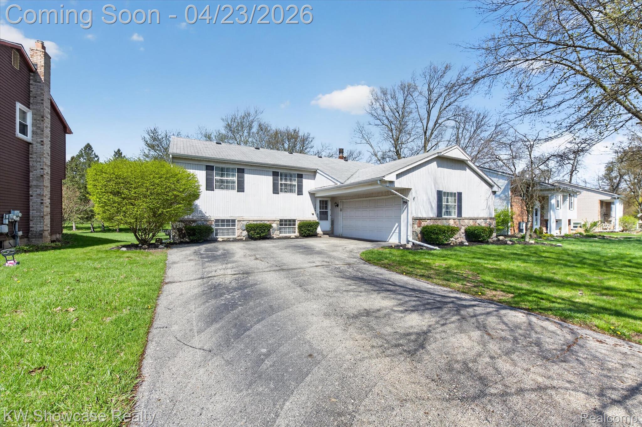 1584 Chanticlair Circle