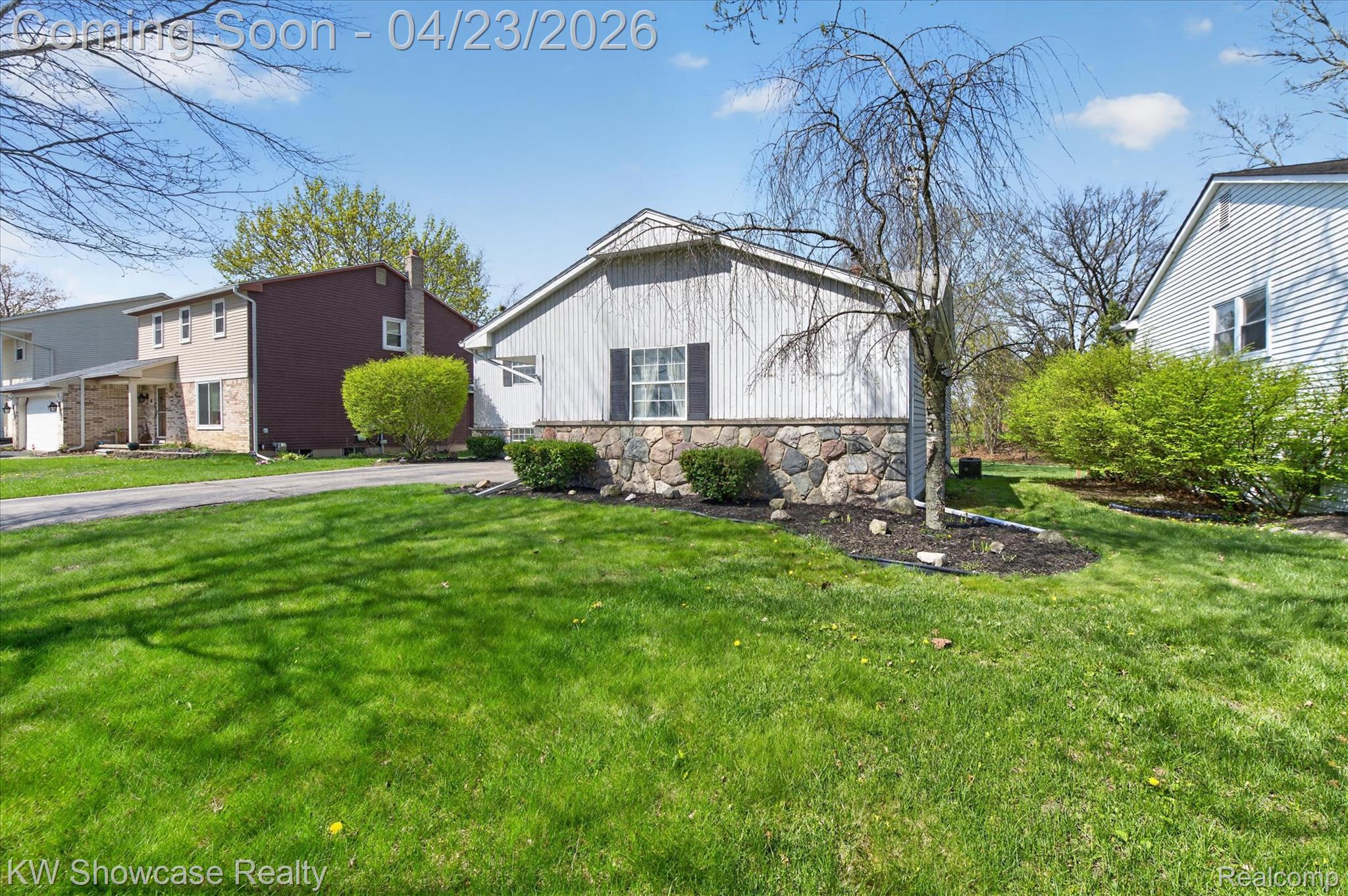 1584 Chanticlair Circle
