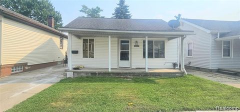 11108 Continental Avenue Warren City MI 48089