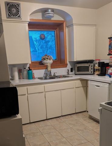 Southfield City Oakland, Michigan 48075, United States, 3 Bedrooms Bedrooms, ,2 BathroomsBathrooms,Residential,Pending,114604