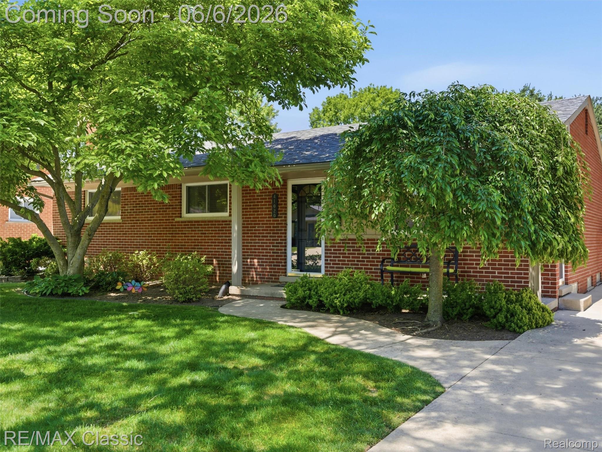 41020 Greenbriar Lane