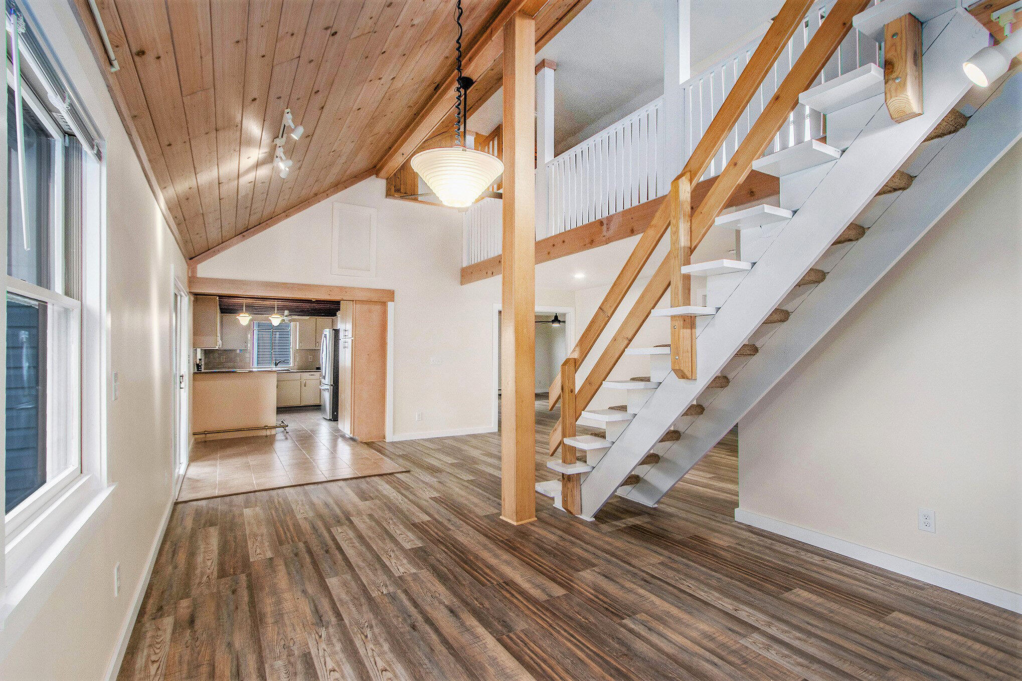 438 Edgewater Court