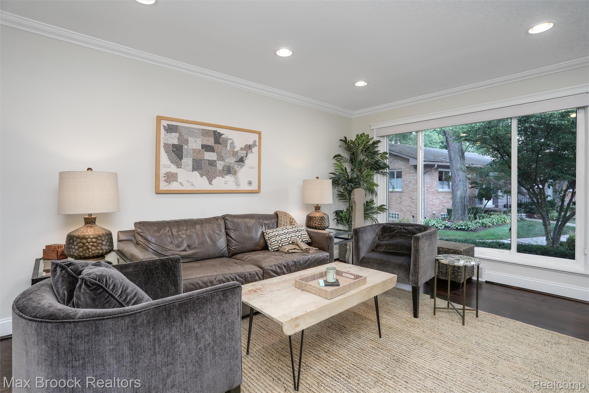 1039 N Old Woodward Avenue 2