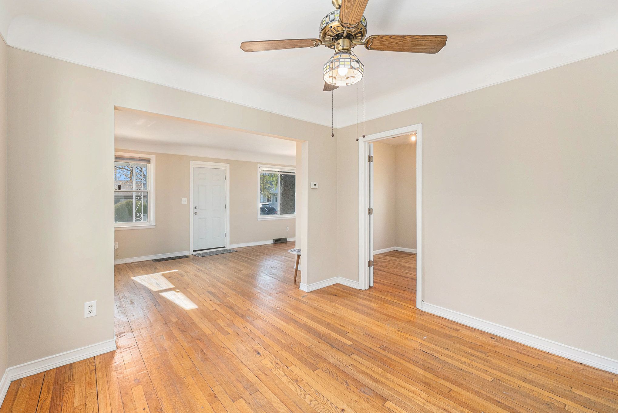 Hazel Park City Oakland, Michigan 48030, United States, 2 Bedrooms Bedrooms, ,1 BathroomBathrooms,Residential,Pending,114602