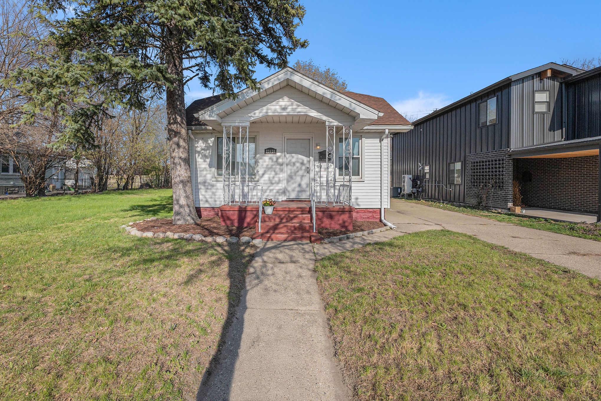 Hazel Park City Oakland, Michigan 48030, United States, 2 Bedrooms Bedrooms, ,1 BathroomBathrooms,Residential,Pending,114602