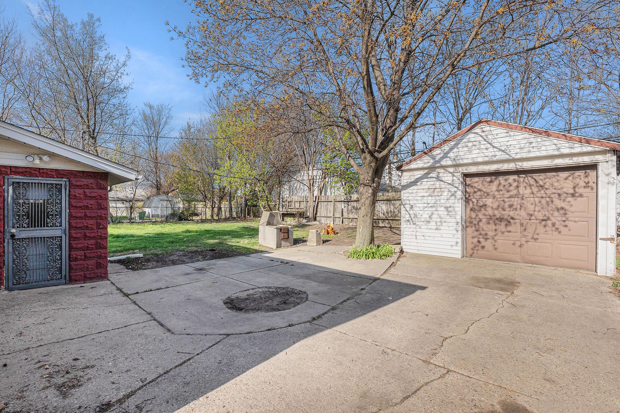 Hazel Park City Oakland, Michigan 48030, United States, 2 Bedrooms Bedrooms, ,1 BathroomBathrooms,Residential,Pending,114602