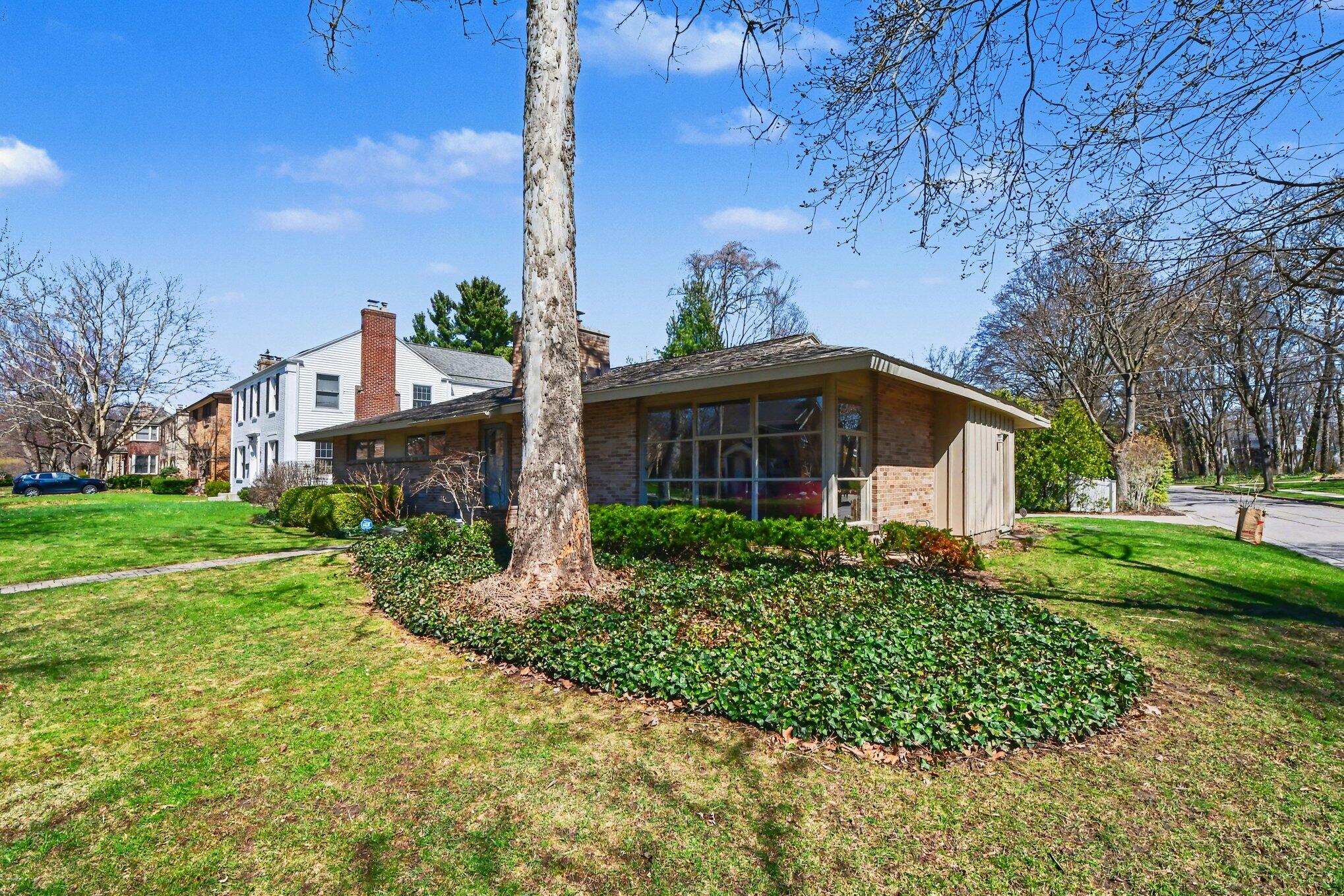 1064 Santa Cruz Drive SE